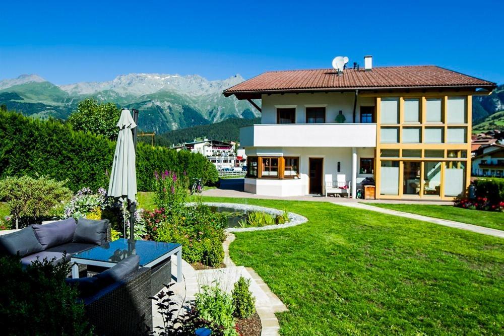 Alberts Bellevue Appartements Nauders Pokoj fotografie